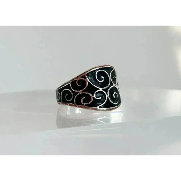 Vintage Silver Tone Enamel Swirl Design Tapered Retro Modernist Ring - Size 6.75 - Picture 4 of 7